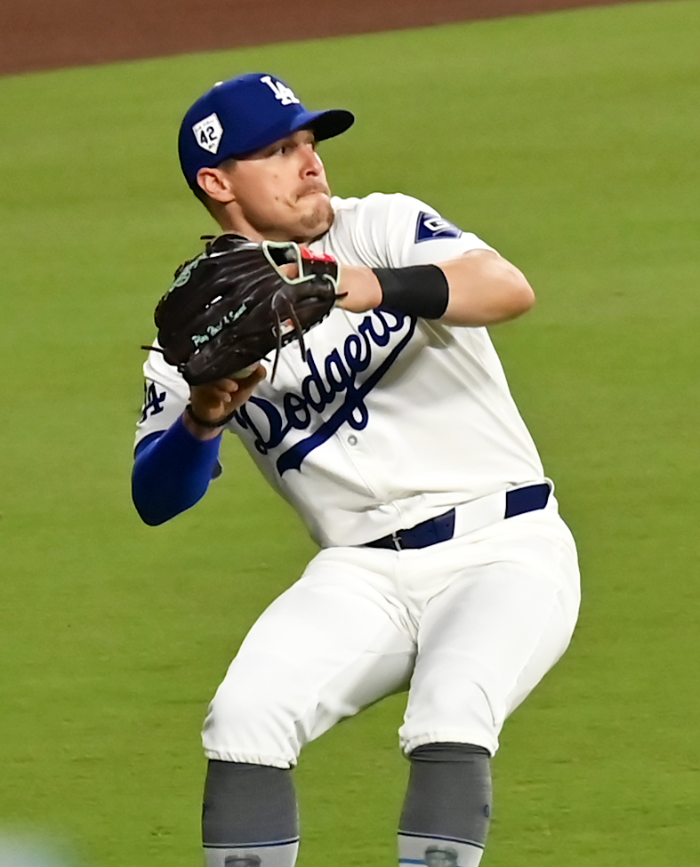 Kiké Hernández Rejoins Dodgers After Injury Setback